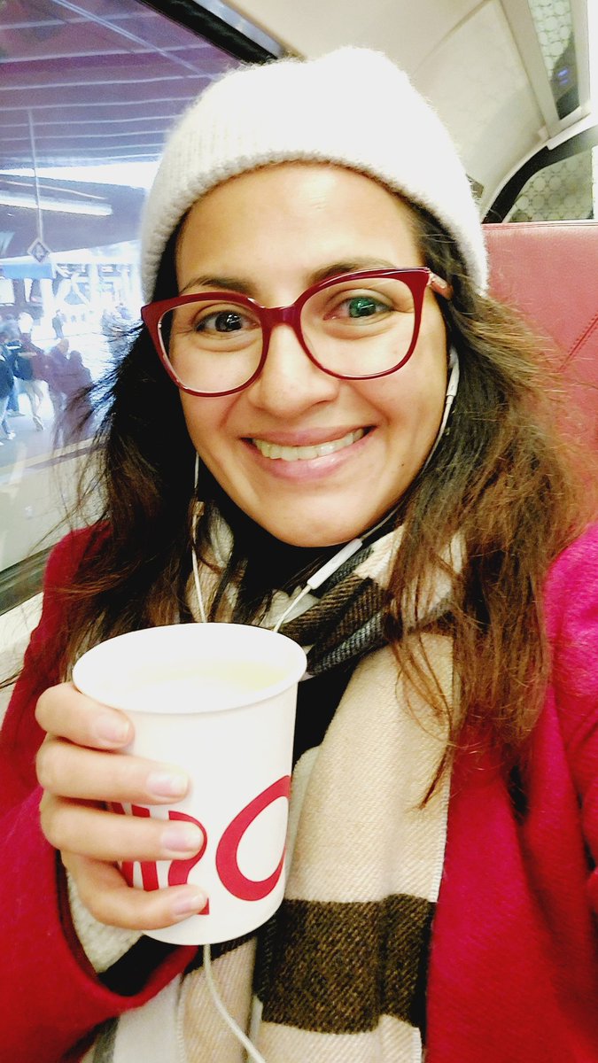 MarieSchaab's tweet photo. Resfriadísima,... pero aún así yendo a votar al Consulado Argentino en La Haya, Países Bajos 🇦🇷❤️

1er tramo en bici
2do tramo en taxi
3er tramo en 3 trenes 
4to tramo en tranvía

Son 132kms de casa al Consulado. El Gobierno de Alberto Fernández nos sacó el "voto por correo" pero no hay nada que nos incentive más que ejercer nuestro Derecho Democrático y Constitucional a votar por un futuro mejor para nuestro país.
Viva la Libertad de Elegir 🙌