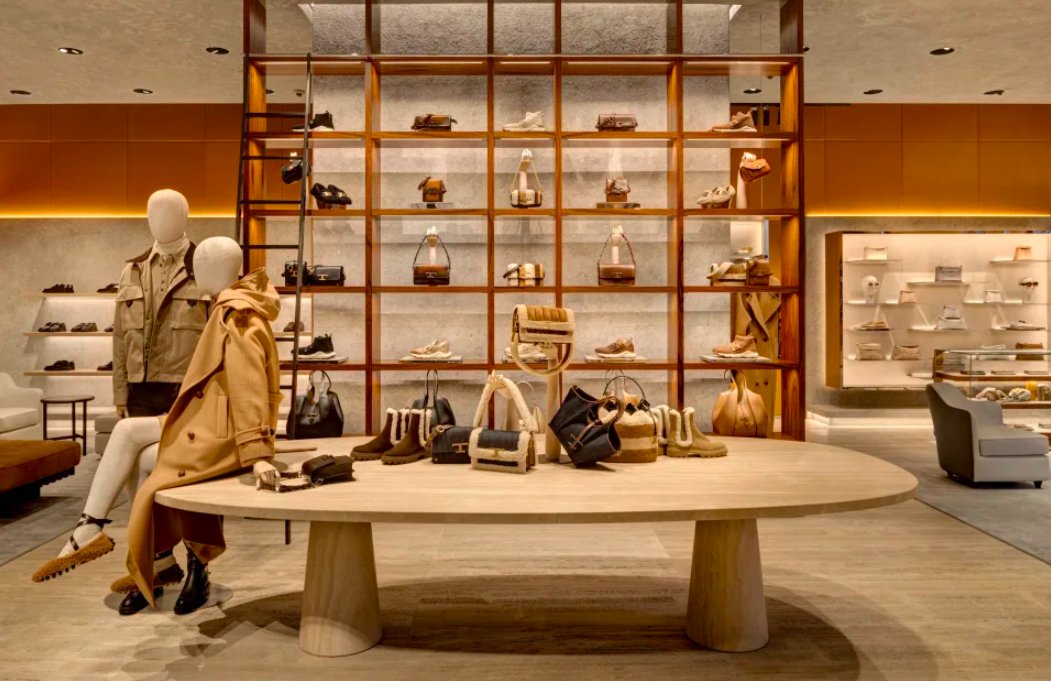 cppluxury's tweet photo. Tod’s opens newly renovated store in New York at Madison Avenue
https://t.co/P1iMl6sPyt
#Tods #TodsGroup #NewYork #NYC #MadisonAvenue #luxuryfashion #fashion #luxuryshoes #luxurybags #luxuryaccessories #luxuryretail #luxuryboutique #luxurybusiness @Tods https://t.co/aqhvMVFflQ