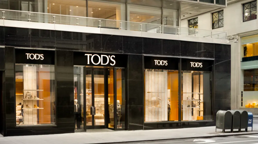 cppluxury's tweet photo. Tod’s opens newly renovated store in New York at Madison Avenue
https://t.co/P1iMl6sPyt
#Tods #TodsGroup #NewYork #NYC #MadisonAvenue #luxuryfashion #fashion #luxuryshoes #luxurybags #luxuryaccessories #luxuryretail #luxuryboutique #luxurybusiness @Tods https://t.co/aqhvMVFflQ