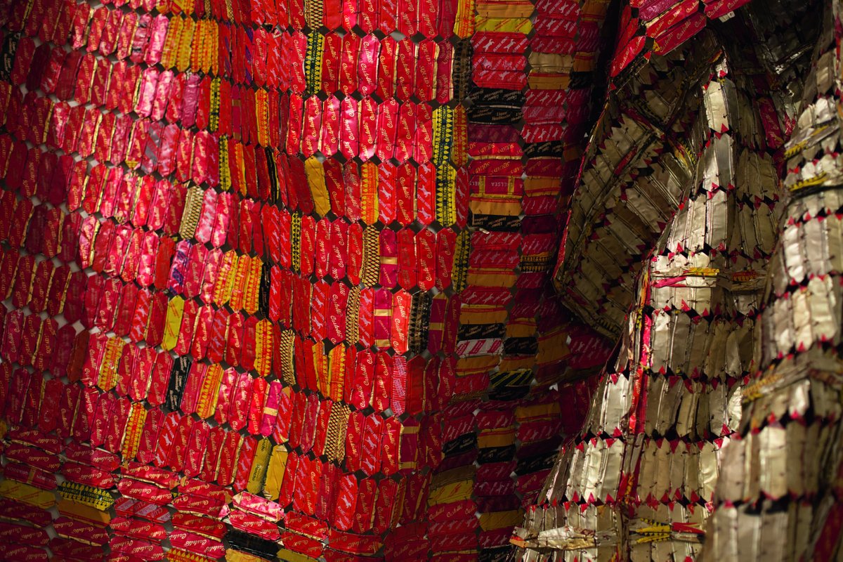 We invited El Anatsui, often described as the most significant African artist working today, to speak to his long-time collaborator, architect and materials researcher Mae-ling Lokko in the Autumn/Winter 2023 issue of Crafts. Get your copy here: bit.ly/3M4sp62