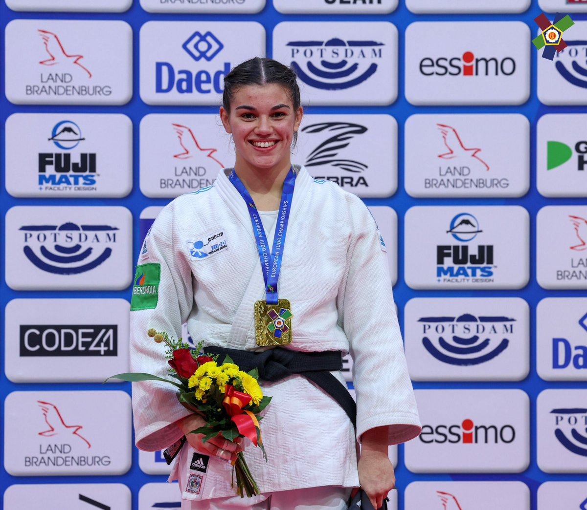 LauraVPodium's tweet photo. Campeonato de Europa Sub23🇩🇪✨

LO HEMOS VUELTO HACER!! Un año después del título europeo junior, conseguimos mi 2º oro europeo. No puedo estar más feliz, han sido meses duros de mucho trabajo y preparación

Rodeada de un equipo increíble💗@galiciajudo @becaspodium https://t.co/jefmi1kqVV