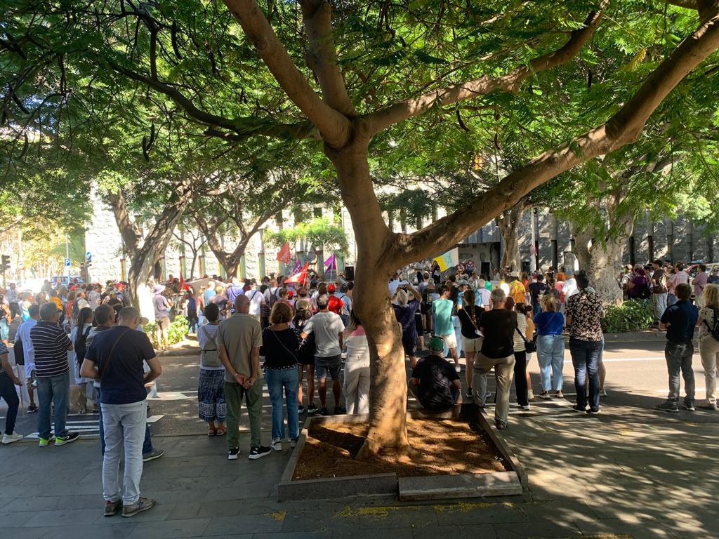 PCPC_Canarias's tweet image. 18 Noviembre 2023.
MANIFESTACION EN DEFENSA DE LA SANIDAD PÚBLICA DIGNA Y DE CALIDAD.
EL PUEBLO UNIDO JAMÁS SERÁ VENCIDO ✊🏿✊🏿
#sanidadpúblicadecalidad
#PCPC