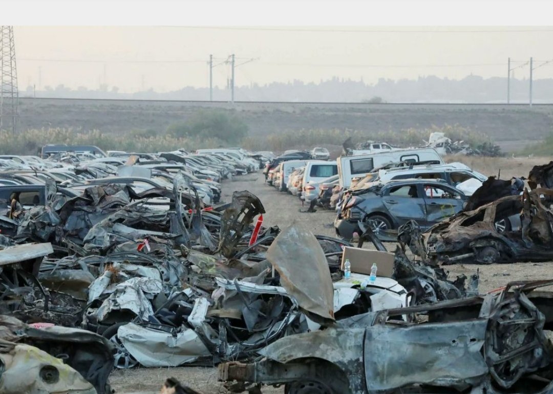 QudsNen's tweet photo. A new Israeli official investigation concluded that the Israeli military was responsible for killing revelers at the Nova Music festival on October 7.

https://t.co/MA5kxMHzeu https://t.co/izU4i9b9yp