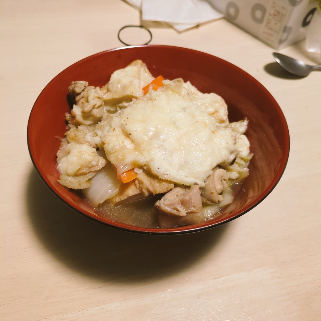 t0mat0ma51's tweet photo. 今日はお義父さんが掘ってくれたつくね芋でお鍋です〜🍲🥰 https://t.co/UYlfTGHZdJ