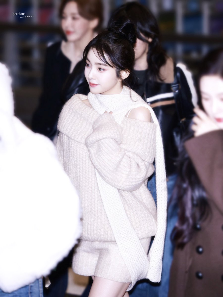 preciousrenebae's tweet photo. 231118
 #아이린 #IRENE https://t.co/WBuh7Tg3Ak
