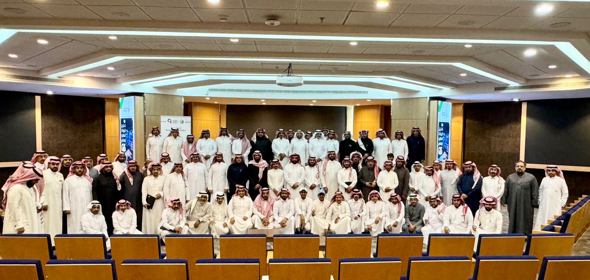 <a href="/mm_alawam/">Eng. Moath Alawam</a> <a href="/kkueduksa/">جامعة الملك خالد</a> <a href="/asirmunicipal/">أمانة عسير</a> الإبداع الأكبر كان تواجدكم ومداخلاتكم التي كان لها أشد الأثر في تفعيل يوم نظم المعلومات الجغرافية العالمي #GISDay2023 و إثراء الورشة المصاحبة له والتي حرصنا فيها بتعاون الجميع بتطبيق افصل الممارسات والمعارف والعلوم لتواكب المتغيرات الإستثمارية والحضرية بالمنطقة .. بوركتم