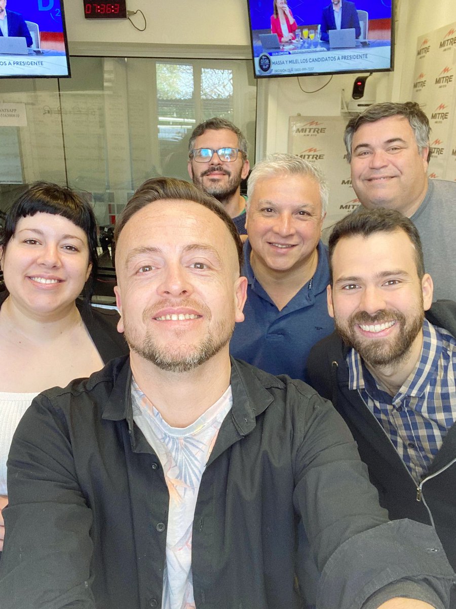 leoguevara80's tweet photo. #AHORA #Aire #AireDeNoticias 🎧 madrugando con programa especial #EleccionesMitre 🇦🇷📻 de 7 a 9 con las primeras y principales noticias del día #Domingo estamos en Mitre @radiomitrecba @eandere @AleBenvegnu @camlaplaca @FedeCabrera3 #PepeVivias ⏰📡 BuenDia!!! https://t.co/V9ly2YybFf