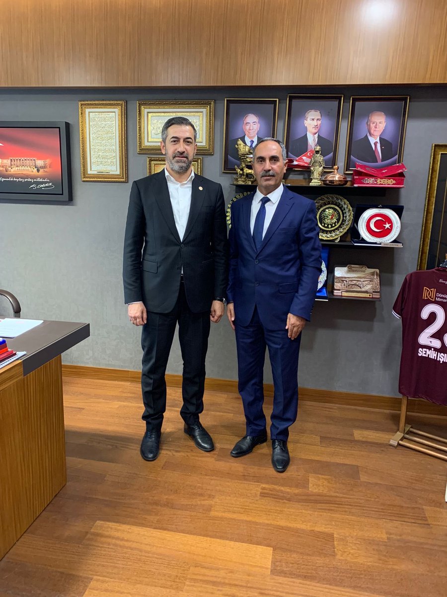 samiselen3's tweet photo. Milletvekilimiz Sn. @KverSemih ziyaret ettik. Görevinde başarılar diliyorum. https://t.co/M3QsQQZIja