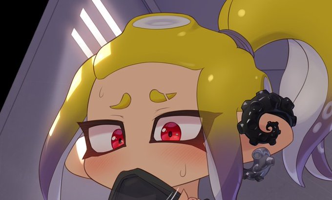 ロッカーに隠れて何やらしてる🐙ちゃん…