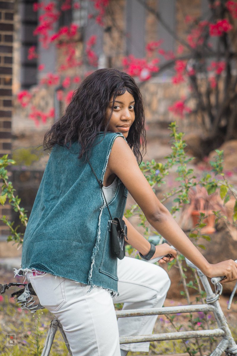 emm_chaima's tweet photo. Because of your likes &amp; retweets🙏🏾a Bulawayo based designer hired me to shoot some photos for his brand…I really enjoy working with local brands. His name is Richard and he creates designer denims..how do the photos look🥲? https://t.co/3gN15ivNDw