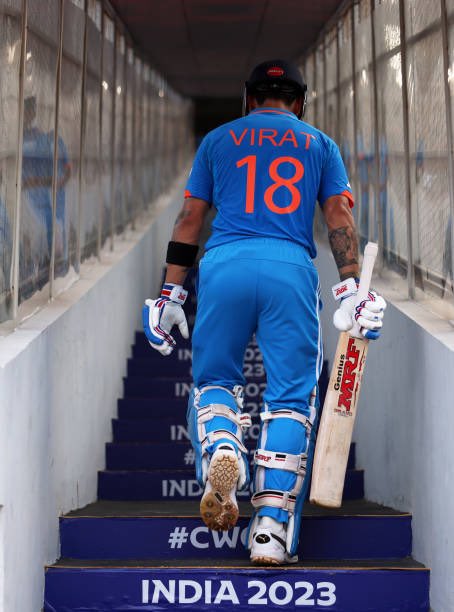BreatheKohli's tweet photo. 2011 World Cup, the whole stadium was silent when Kohli walked in.

2023 World Cup, the whole stadium is silent when Kohli walks out. https://t.co/aBbLcTc7Oa