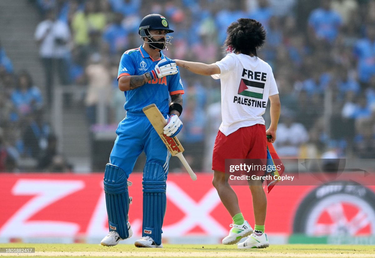 _SamiullahKhan's tweet photo. Great &amp; legendry: Memorable moment &amp; Gift for oppressed Palestinian people from India.
These visuals will always shine in the history
Stop bombing Palestine 🇵🇸 raised in the #CWC23Final at Ahmedabad India. #Salute https://t.co/CDTudehVeQ
