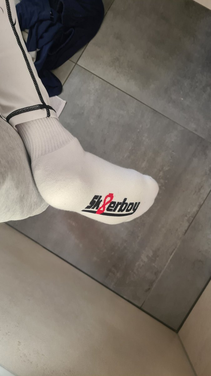 Nickcora_tw's tweet photo. I love this socks, they are so soft.
#socks #snffing #Sk8terboy https://t.co/A5Xrg5er4g