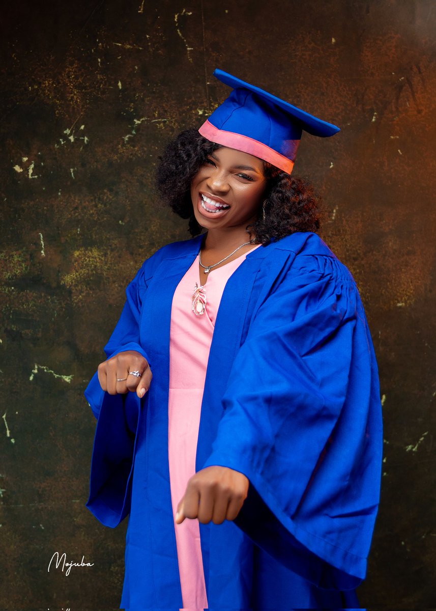 omoni_inioluwa's tweet photo. God did๐ฏ
My parent Supported โคโค
I bagged my First Degree in style๐
#Futa33rdConvocation
#GrandezaClass21 https://t.co/wQKcyrjslm