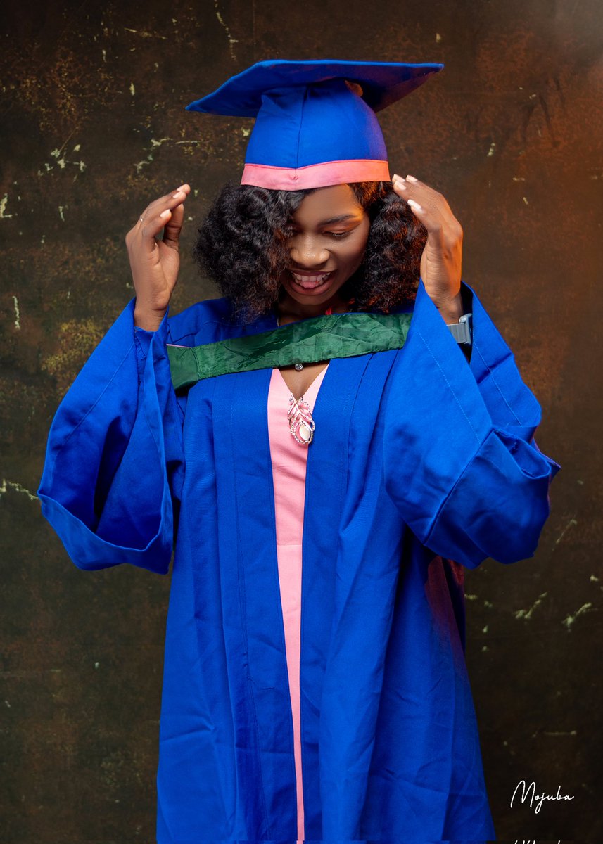 omoni_inioluwa's tweet photo. God did๐ฏ
My parent Supported โคโค
I bagged my First Degree in style๐
#Futa33rdConvocation
#GrandezaClass21 https://t.co/wQKcyrjslm
