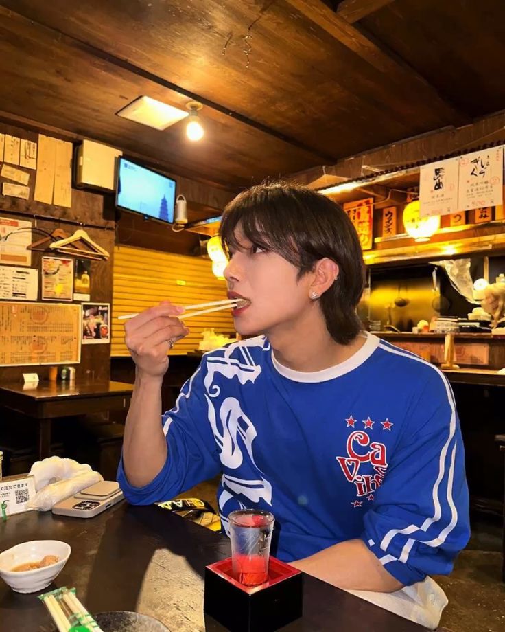 ‌ ‌ ‌

          FILIPENDULA.⠀  sns update ✺
          SUNDAY ៸  231119  ៸  GMT +8 

          Out to have Japanese for dinner.
          I miss eating ramen. ヾ꒰ྀི *ˊᵕˋ ꒱ྀིﾉ

‌ ‌ ‌