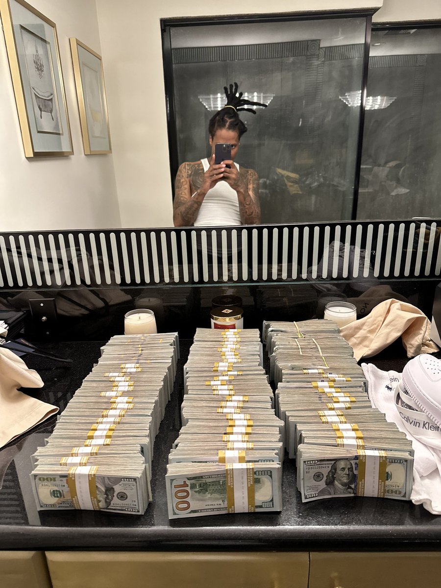 lildurk's tweet photo. Hotel smurk ❤️‍🩹 https://t.co/tnwgbn9iL8