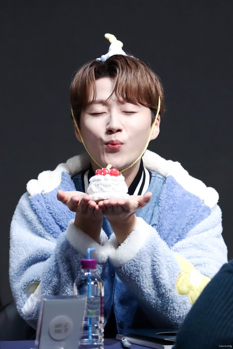 231117 UNFINISHED 팬싸인회

😽🎂
🫶우리 밍규 생일축하해 🫶

#Forestella #포레스텔라 #조민규 
#첫눈처럼_다가온_민규
#HAPPY_MING_DAY
#MING_조민규_생일축하해