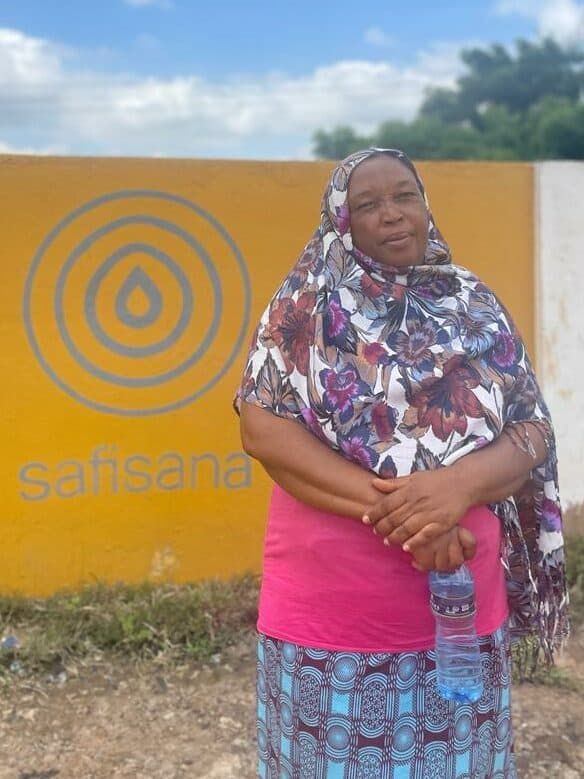 Meet Rabia, a 63-year-old seamstress who generously shared her story with us about the challenges of being dependent on public toilet services as a woman in Ghana. Wishing you all a Happy World Toilet Day! buff.ly/3svgJTj