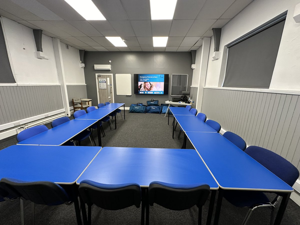 Sunday Funday. 

Set up for a day of First aid for local Community in Worksop. 

Have a great weekend everyone. 

If you find a job you love you never work a day in your life.  #firstaidtrainingcourse