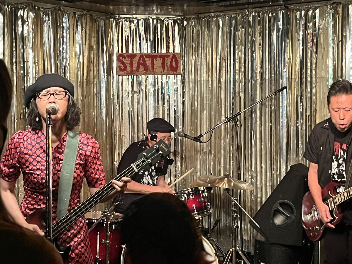 drmneon's tweet photo. 武蔵境STATTO

【3 FROM HELL Vol.1】
ありがとうございました！！

みんなほんと凄いな
��は力が入り過ぎて絶賛抜け殻中🔥🔥🔥‥
終わってから飲み過ぎました

ありがとうございました！お疲れ様でした
ロックってほんとに良いですね

#superallgo
#mandes
#ハンキーパンキー https://t.co/OCQAOMFGIA