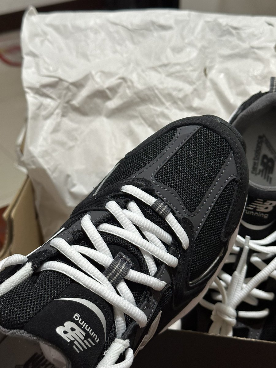 emdee_stan's tweet photo. Selling my brand new - NEW BALANCE 530 Black

Bought in South Korea
RFS: wrong size :( 

Size: US 6 / 22.5cm (225mm)
With Box and Tag

Message me for more photos! 

Php 7,500 (still nego) https://t.co/g7dq3bDydQ