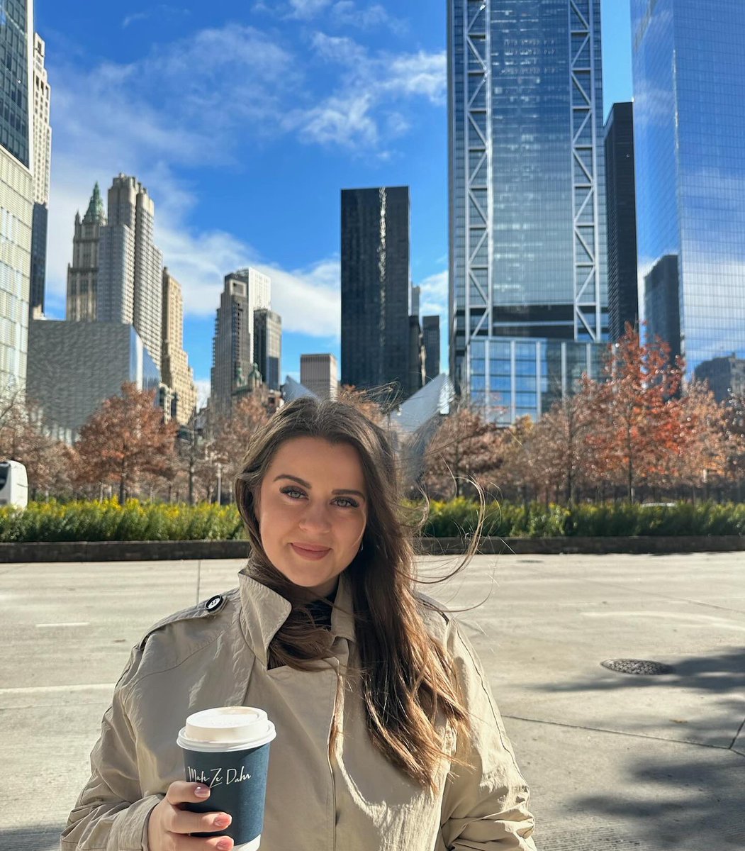 mhollyCCG's tweet photo. A morning in New York🍎 https://t.co/TqxArd70zx