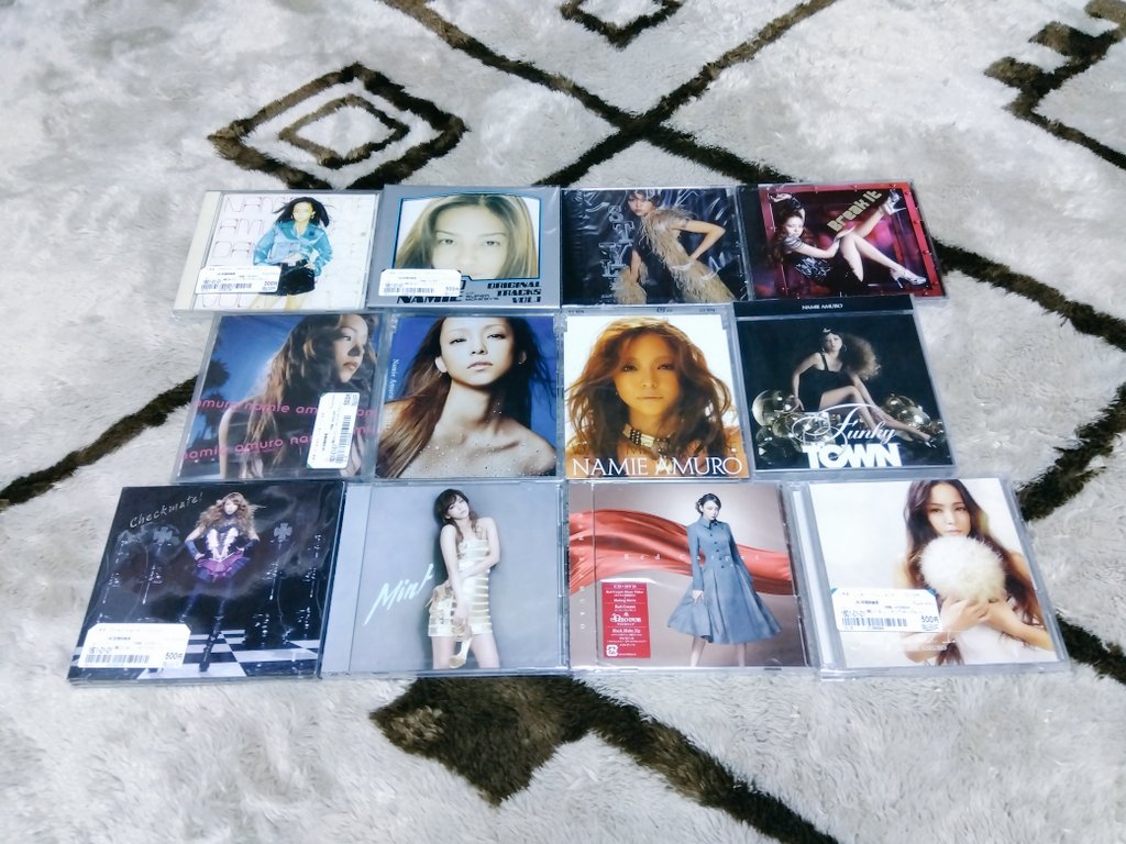 yamazy1's tweet photo. 安室ちゃんサブスク撤退を受けて、週末はCDショップ巡りでした。
12枚（新品7枚、中古5枚）
こんなにガッツリCD買ったの久しぶり。
#安室奈美恵 https://t.co/xTzL4uLIFg