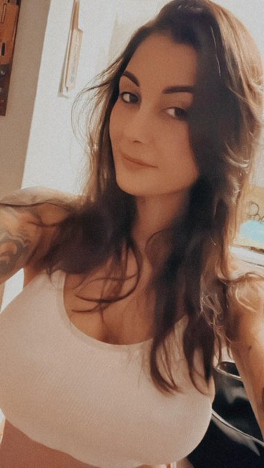 Le dirette super hot della prossima settimana 🌶💦💣 Ore 23.00 su 🔞https://t.co/Un1k7wR1ma🔞   Lunedi 20