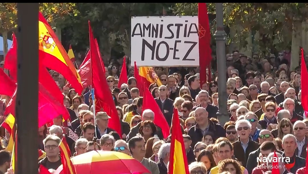 ETA mató para borrar todo rastro constitucionalista en Euskadi y Navarra. La concentración de ayer en Pamplona les hace muchísimo daño a todo su entorno terrorista, que todavía vive y nos vigila.

Por eso está concentración tiene un gran significado 👏👏. Viva Navarra española!