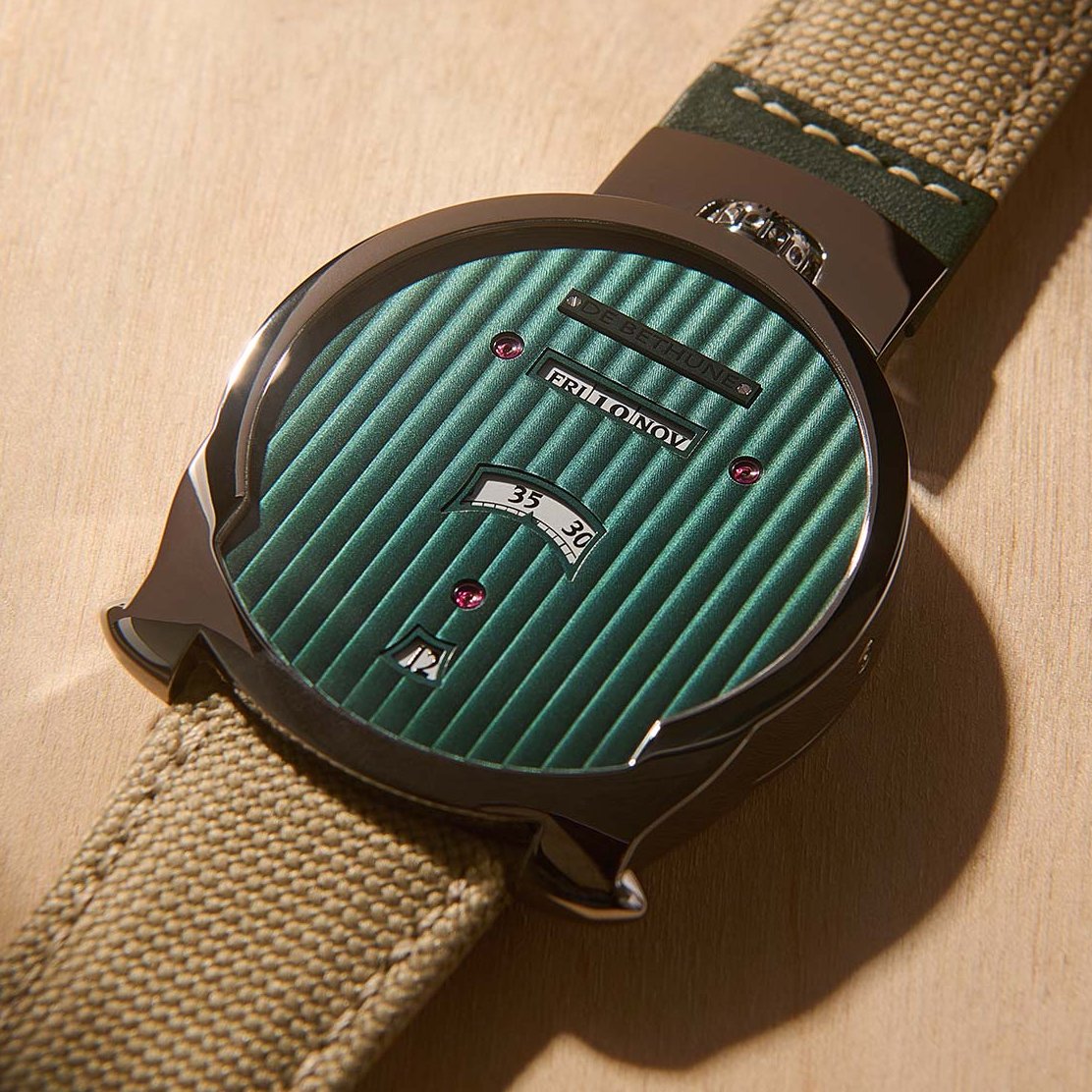 time_watches's tweet photo. #DeBethune unveiled the #DBDEvergreen, the latest interpretation of its unconventional timepiece offering a triple #linearcalendar with #jumpinghours. Discover it at https://t.co/LaSxEYoDq2 https://t.co/WF2e1GqWmC