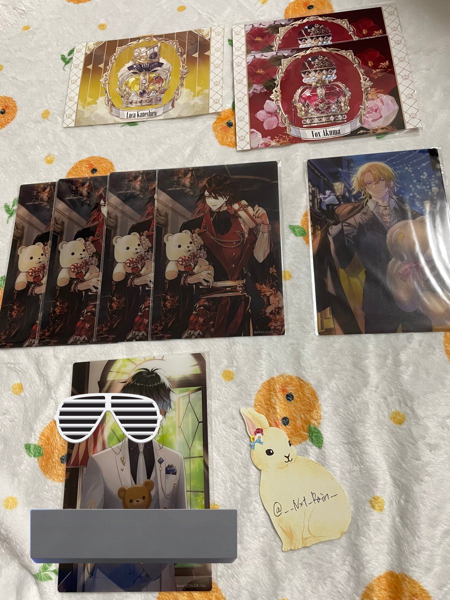 __Nxt_Rain__'s tweet photo. にじさんじ EN 交換　譲渡
アクスタ　缶バッジ　特典

譲　🕵️‍♂️🦊 👹🧧 ✒️ 🦁💰

求　👟☯️ 又は買取
アクスタ　4000円/個＋送料
🕵️‍♂️🦊は別ツイート同額抱き合わせまたはメンバー各1でのまとめて譲渡のみ
クリアポスカは3枚1000円
シクレ単体500円
特典は800円/枚

お気軽にお声がけください https://t.co/Q4EYXwDjb9