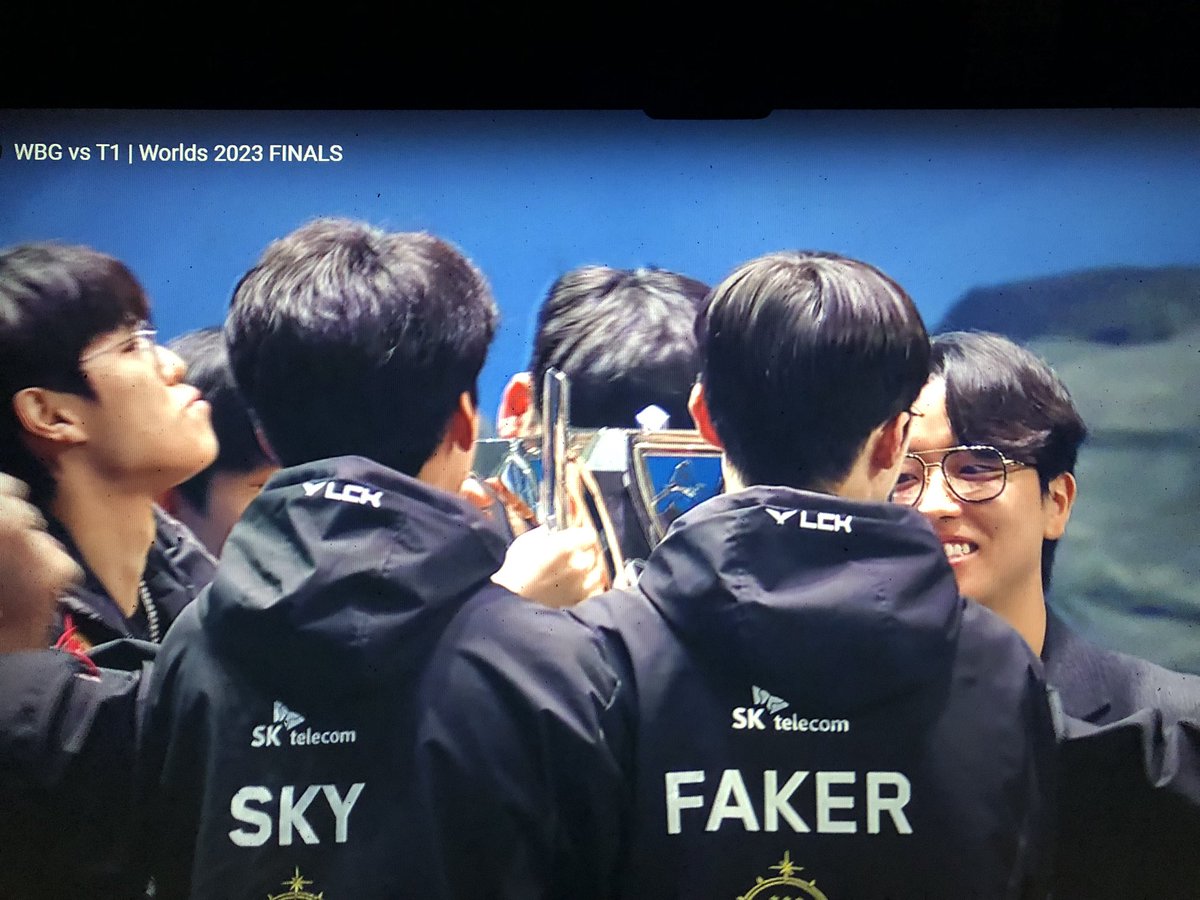 ayoyellow's tweet photo. Still the goat #t1win https://t.co/5kYq6IafiV
