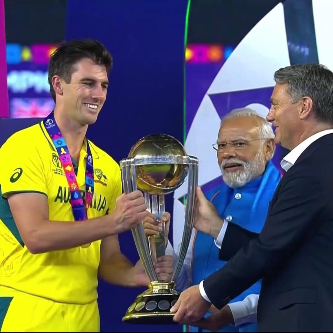 JPateriya's tweet photo. टीम ऑस्ट्रेलिया को विश्व कप जीतने की बधाई।

#TeamIndiain ने पूरे टूर्नामेंट में शानदार खेल दिखाया, फाइनल की हार का दुख होना लाज़मी है लेकिन फिर भी अपनी टीम को ख़ूब सारा हौसला और प्यार।
#WorldCup #WorldCup2023Final 

@imVkohli 
@ImRo45 https://t.co/5MFqR0mU9U