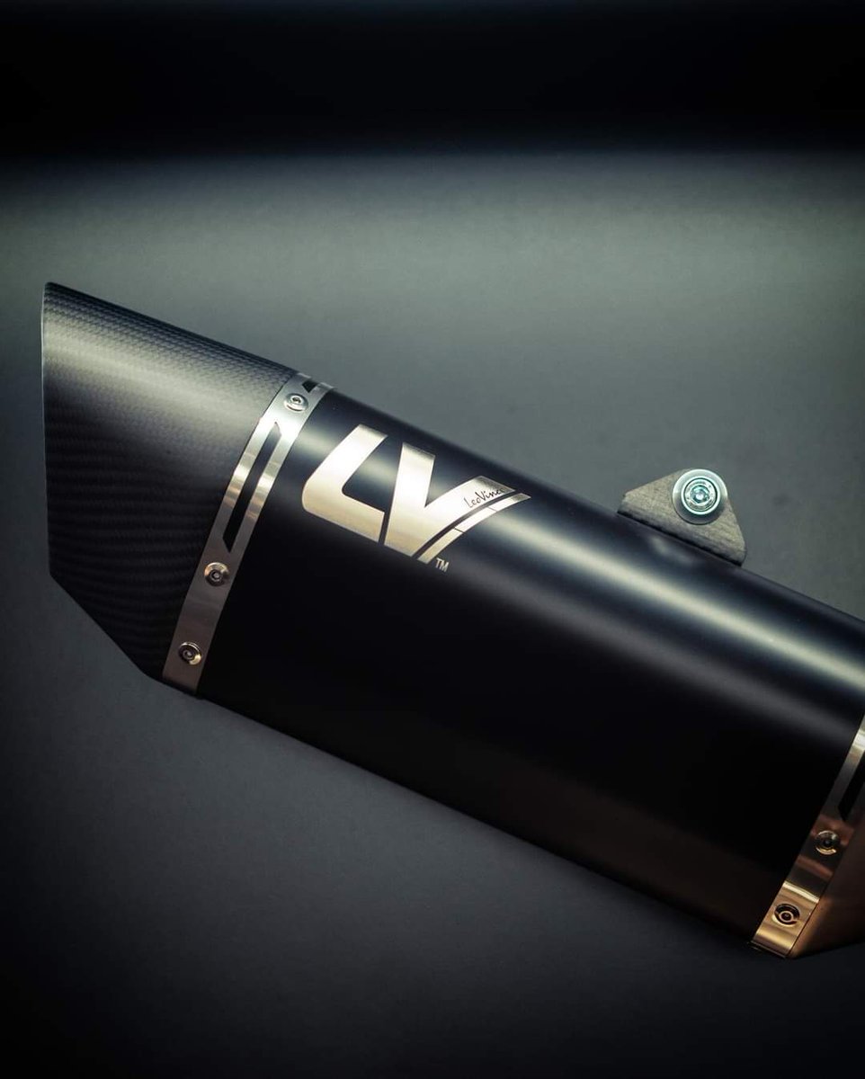 pmjuan89's tweet photo. LeoVince LV-14 &amp; LV-14 Black Edition presentado en EICMA 2023🔥🔥

#leovince #eicma #eicma2023 https://t.co/fAEuyw9bZN