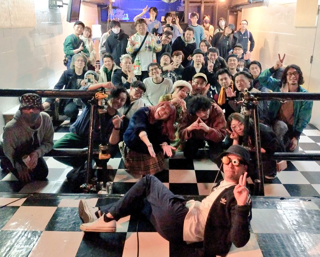 oshimoshimon2's tweet photo. Thank you!!
指フェスタvol.2

ご来場者様
＆
ANIKI BAND、The PamPerS、たづ、Skinny Love、ハリケーンユキナガ3、THE ORANGE　PRESIDENT、京極堂、立てる、ヌーピーズ、Dufferin
＆
堺Tick-Tuck

この日時間を共有したすべての方々に感謝！
また遊ぼう！
次年度も企て中…coming soon https://t.co/Y7CZnh0GTq