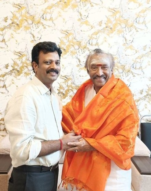 ramana10981525's tweet photo. No one believes that you are 73 sir..@ungaldevaoffl..You are such an inspiration 😊❤️Lots of love from #BalajiMurugadoss𓃵 fans #VaVaralamVa #Deva #AdvanceHBDDeva #birthday #MUSICFAIR #MUSICBANK #Musician #JillujillufromVaVaralamVa #Musiclove #Supersingers #Saregamapa #Gaanasong https://t.co/57AXRWtM2U