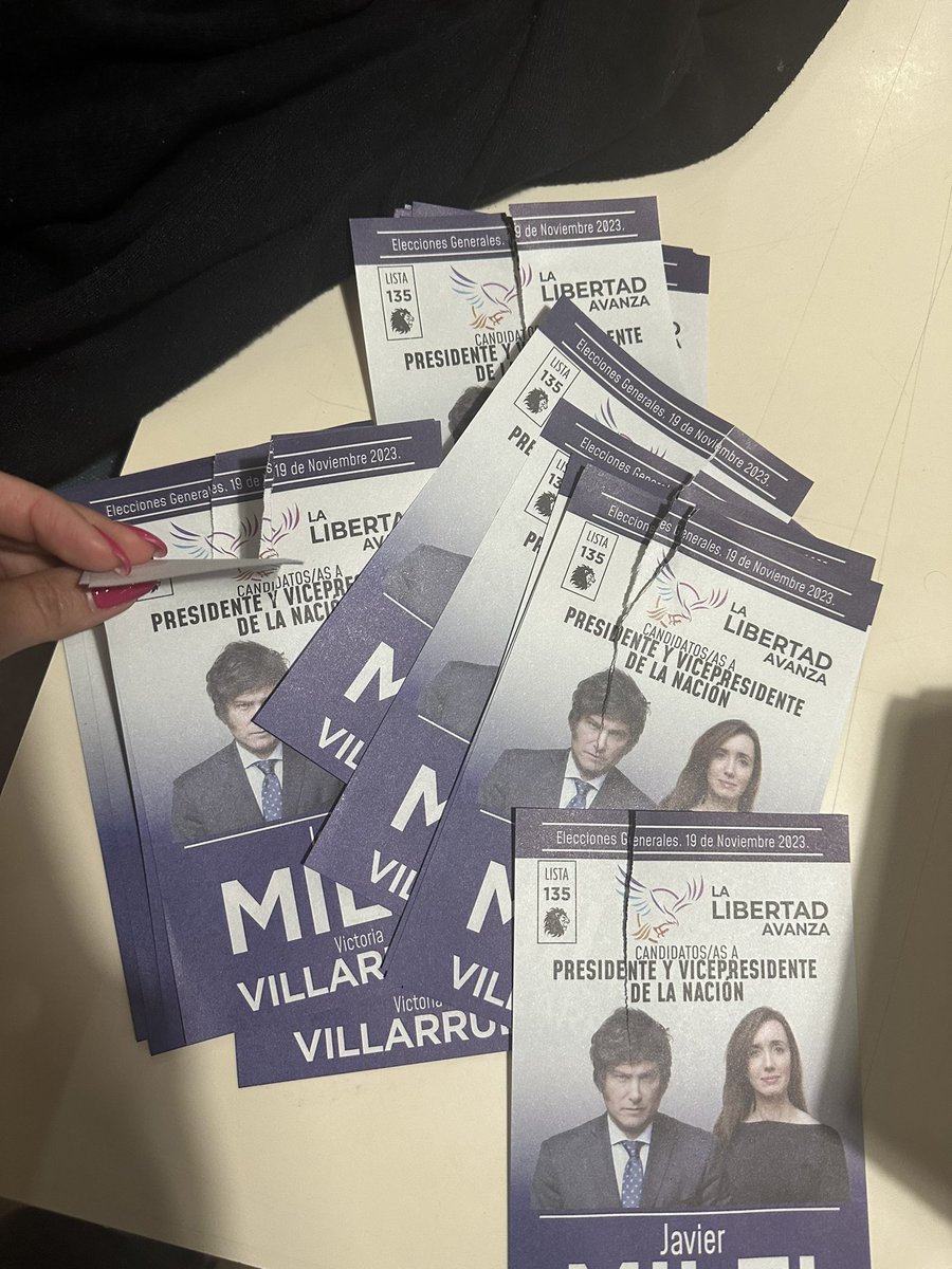 manuberraz's tweet image. Basta de miedo chicos. No alcanzó la campaña del miedo, también juegan sucio en la elección. #Elecciones2023 #EleccionesArgentina