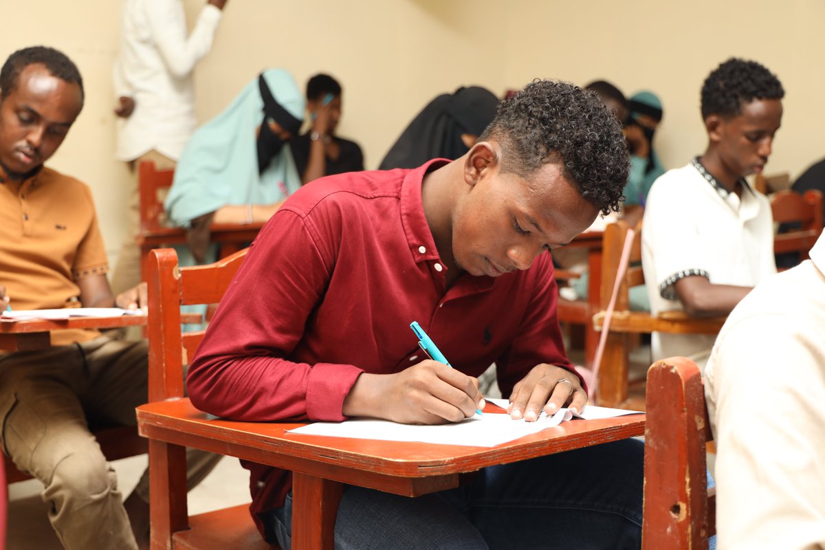 JamhuriyaUniv's tweet photo. Imtixaanka bartamaha semester-ka I (𝐌𝐢𝐝𝐭𝐞𝐫𝐦 𝐄𝐱𝐚𝐦) ee sanad dugsiyeedka 𝟐𝟎𝟐𝟑-𝟐𝟎𝟐𝟒, ayaa si nabad ah ku soo idlaaday maanta.
Dhamaan ardayda waxaan u rajeynaynaa guul iyo horumar.
#JUST #LifeAtJUST #MidtermExam https://t.co/F7xngsullh
