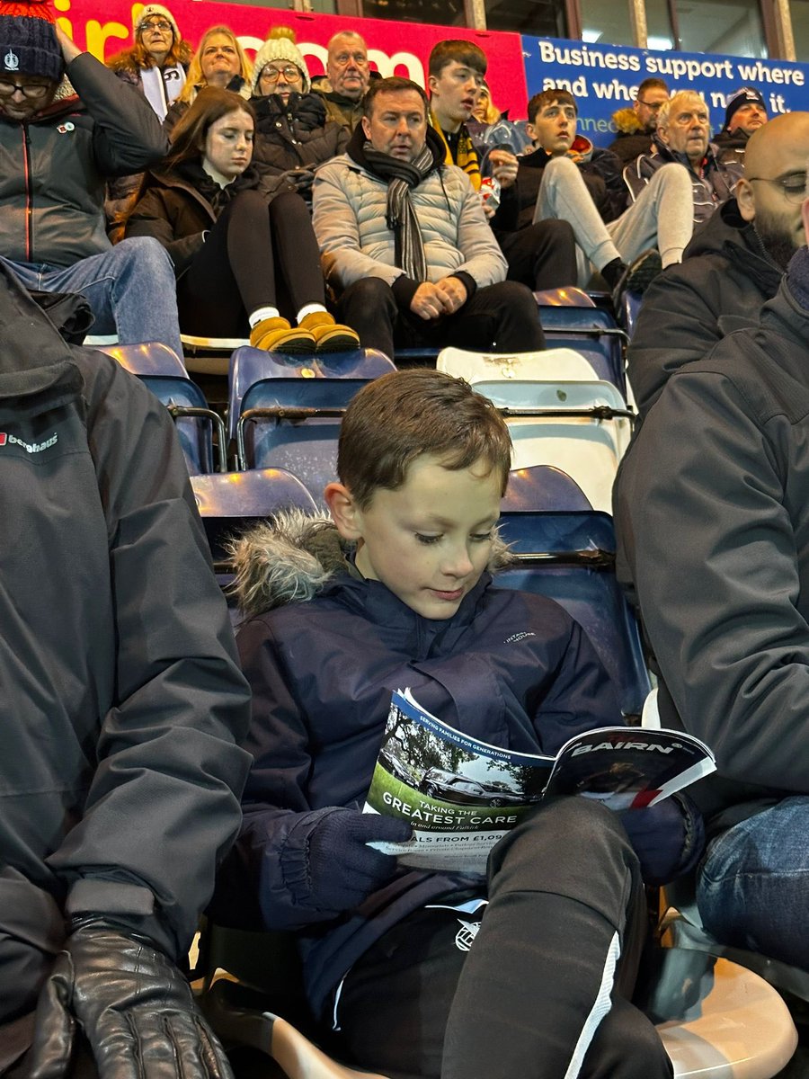 Laura Hamilton tweet media