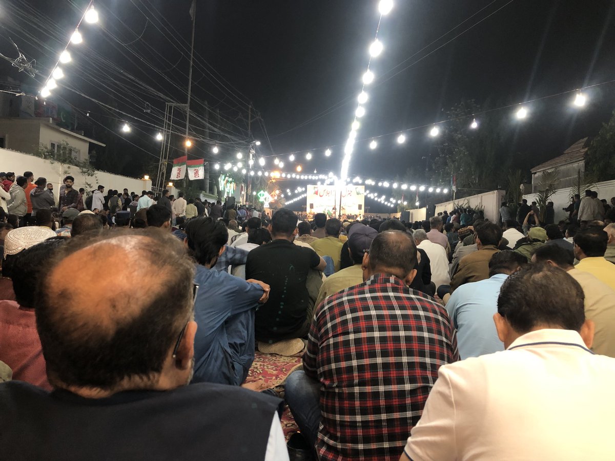 RealNomanKhan's tweet photo. جنرل ورکرز اجلاس 
کارکنوں کی تعداد بتارہی ہے ایم کیو ایم بکھر نہیں نکھر رہی ہے ۔۔۔ مخالفین کی نیندیں حرام ہورہی ہیں ۔۔۔ 
@Conv_KMS @KamalMQM @DFSMQM @AnisMQM @SyedAminulHaque @allaboutmqm @AteebFurqan @MQMPKOfficial @Muhamma28794011 @RealAkramKK @IamNomanArif @realshazaq @adeel2900 @SyedUsmanbaldia