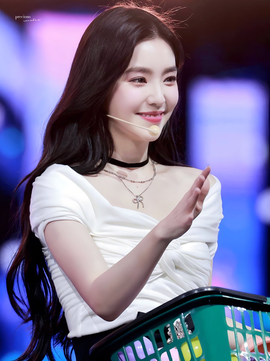 preciousrenebae's tweet photo. 231119 
Supersound Festival 

#아이린 #IRENE https://t.co/s8UgXooDNc