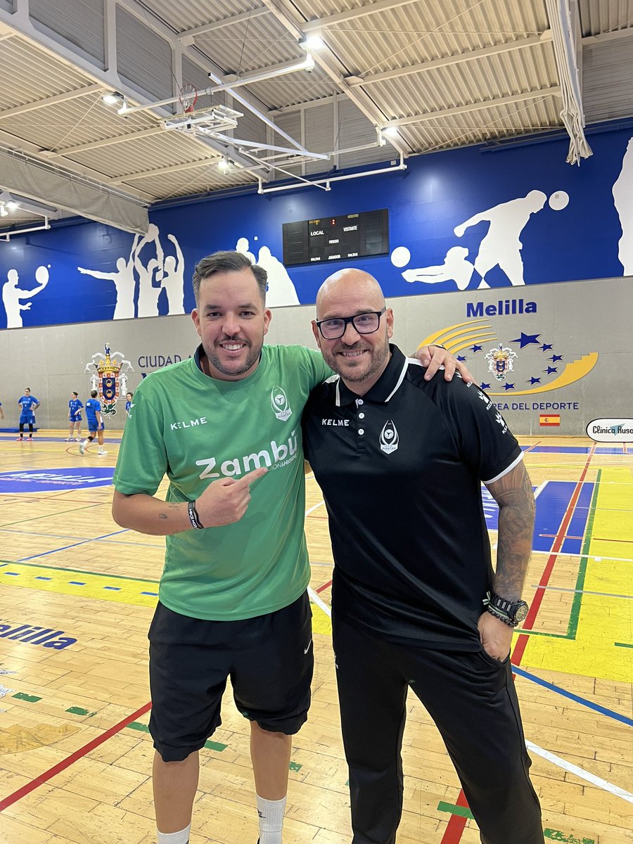 JuanMariscall's tweet photo. Sin duda alguna … Con el más GRANDE de todos !!!! @poveda_oscar que alegría volver a verte ! Y ver q todo te va genial !!! Seguimos en contacto !
Vamosssss ⚽️⚽️⚽️⚽️⚽️
#futbolsala
#zambupinatar https://t.co/LQkySzTajL