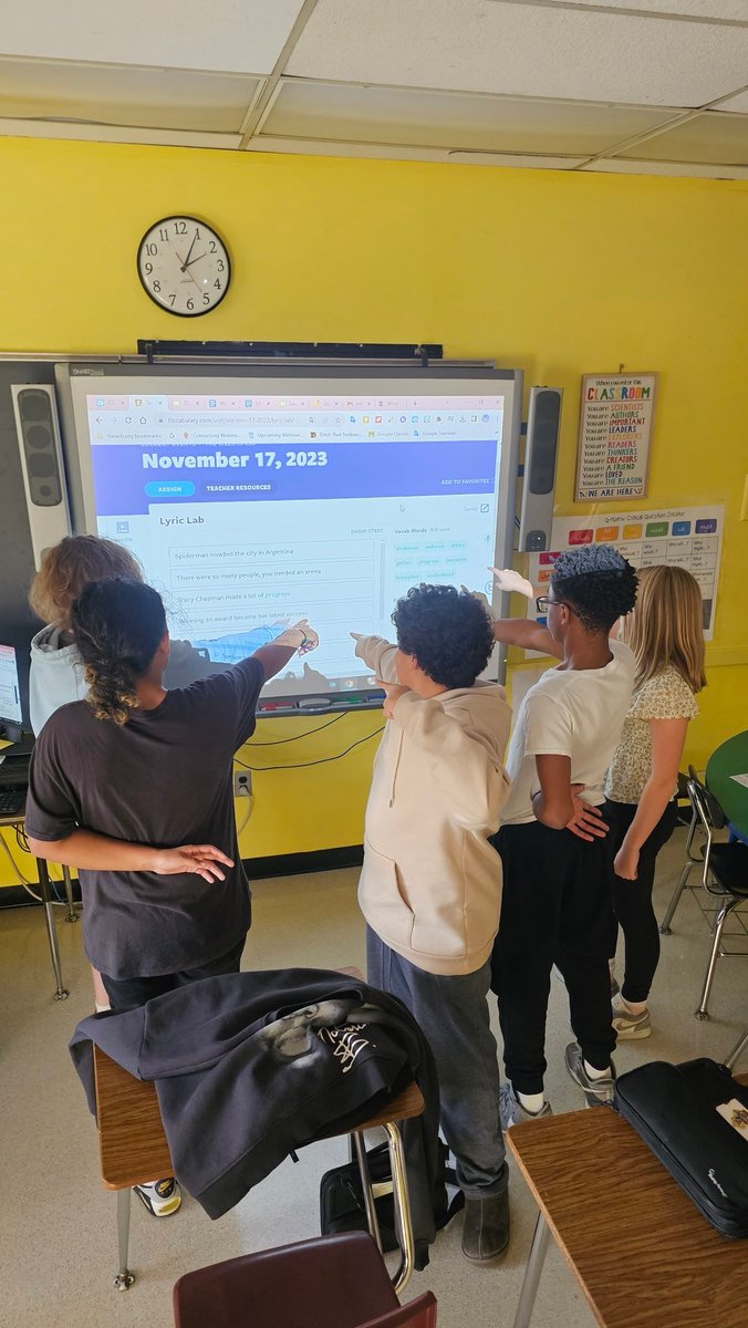 Rockin' the lyric lab with the week in rap <a href="/Flocabulary/">Flocabulary</a> where we #SeeEveryStudent <a href="/lbeachms1/">lbeachms</a> <a href="/LBSchoolsNY/">LongBeachSchools</a>
