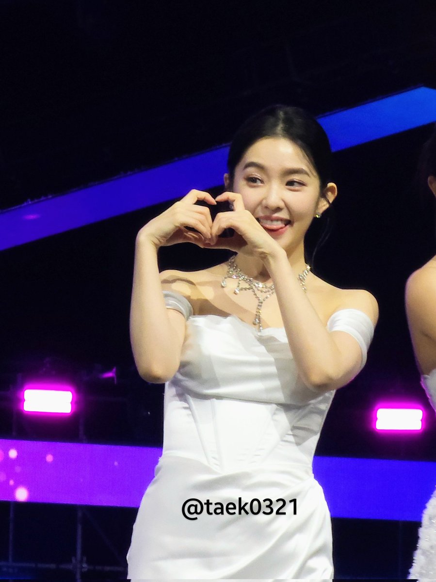 thinkingwenrene's tweet photo. MOTHERS https://t.co/h53VzbzMK3
