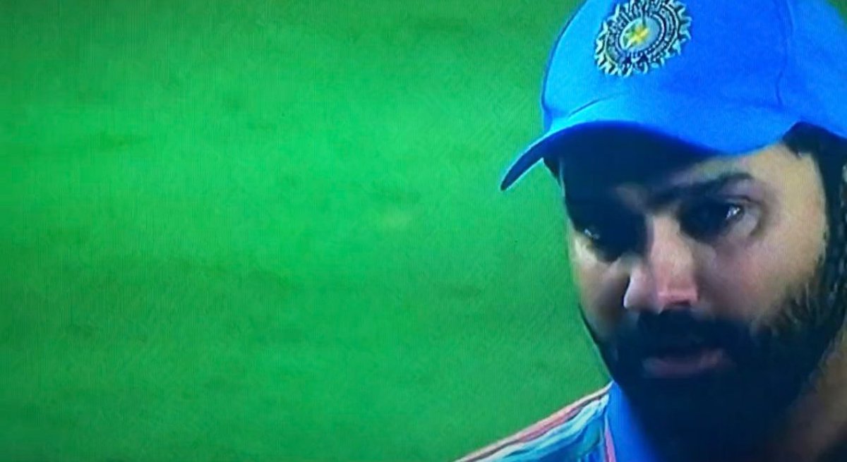 msdohni07's tweet photo. It hurts , Rohit Sharma https://t.co/vYS5FWBdM5