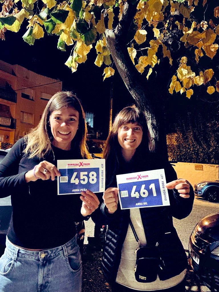 MontgatCorre's tweet photo. Cursa duríssima a @burriacxtrem d’ @ajargentona. Les nostres dues corredores @agilmayolas i @annaps21 s’han sortit en la primera #mitjamarato que feien. Mencion especial per la setena posició de l Anna Penya que avui semblava un #RedBull que portava ales. Felicitats 🙌🙌. #trail https://t.co/MLpImz9q9v