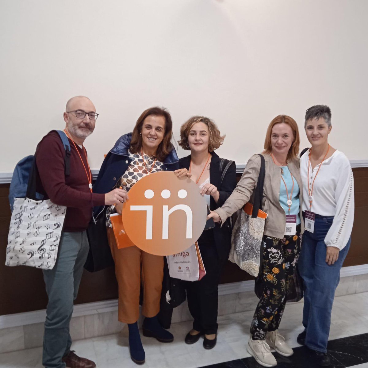 juanm_laguna's tweet photo. Gran representación de las enfermeras del @HospitalJaen en el XXVII Encuentro Internacional de Investigación en Cuidados @Investenisciii, dos comunicaciones orales de diferentes aspectos de la investigación en nuestro centro @PiCuida #EnfermerasExcelentesHUJ https://t.co/6bGprcN5kW