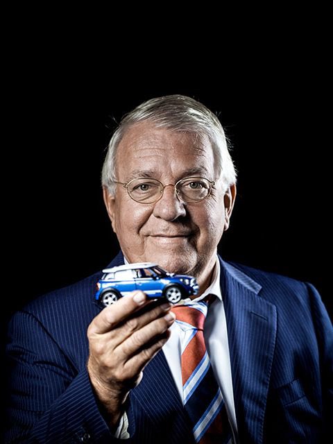 Met grote verslagenheid hebben wij kennis genomen van het overlijden van Wim van der Leegte, grondlegger van onze hoofdsponsor VDL Groep. Wij wensen alle nabestaanden veel sterkte toe!

#FCEindhoven