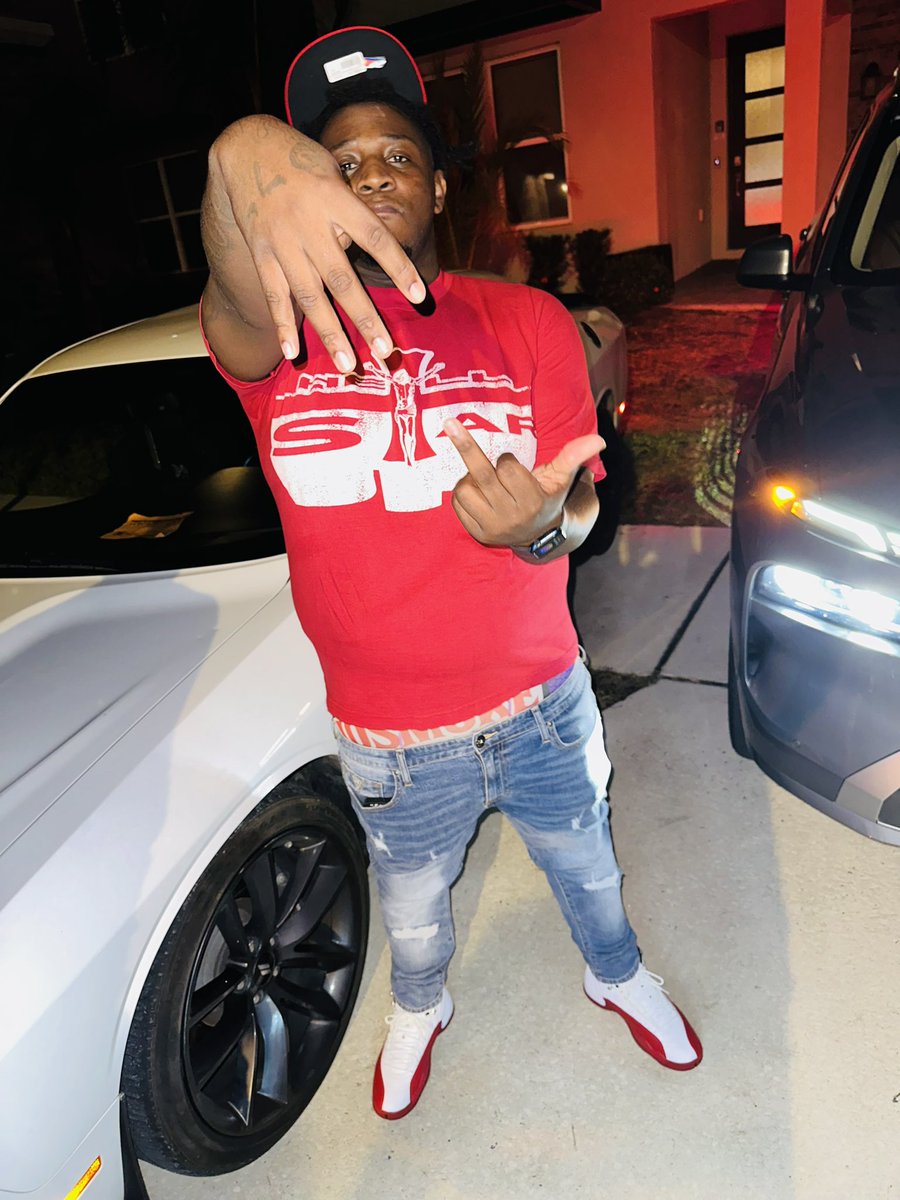 1Xedd's tweet photo. How Tf These Lil  🥷's Big As Me? Dese Niggas Just Started Gettn It 💫  #Freewoobrazy #LLTheGuys https://t.co/xHhNN3UmRU